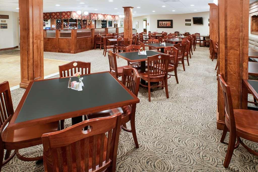 Clarion Hotel & Suites Convention Center Fredericksburg Restoran gambar